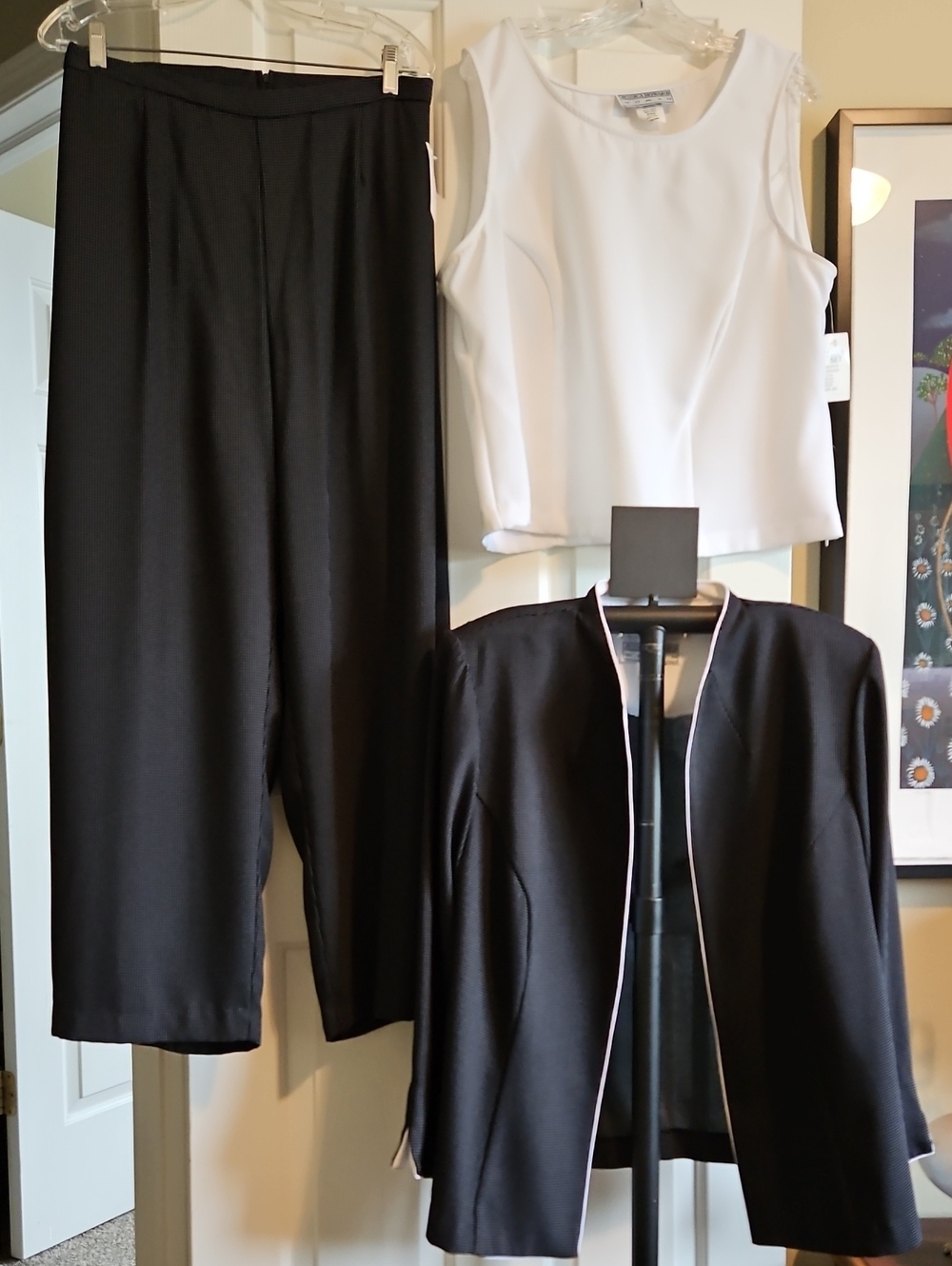 Jessica Howard Woman 3 PC Black & White Contemporary Suit Set w Wide-Leg Pants